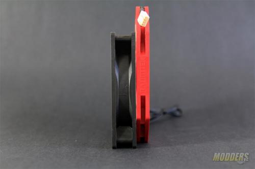 Raijintek Pallas 140mm fan side view thickness comparison