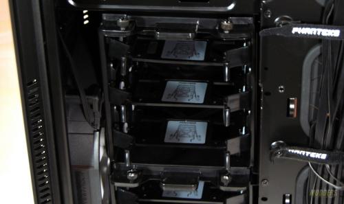 Enthoo-Pro-Case-Hard-Drive-Cages