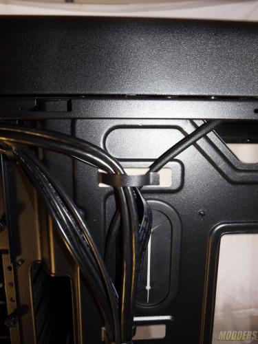 Thermaltake Urban T81 cable loop