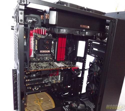 Thermaltake Urban T81 doors open