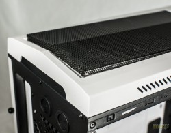 raidmax_scorpio_v_case_top_fan_grill