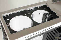 raidmax_scorpio_v_case_top_fan_mounts