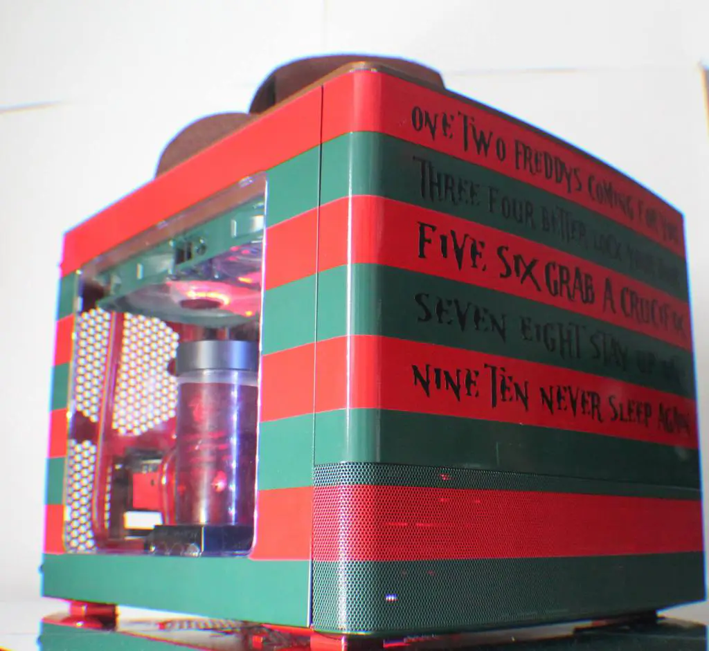 Freddy Krueger Node 804 Casemod by Nick Blackwell 2 Freddykrueger1