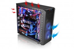 Thermaltake Versa H35 mid-tower chassis deliver advanced liquid cooling solutions and stress-free cable management