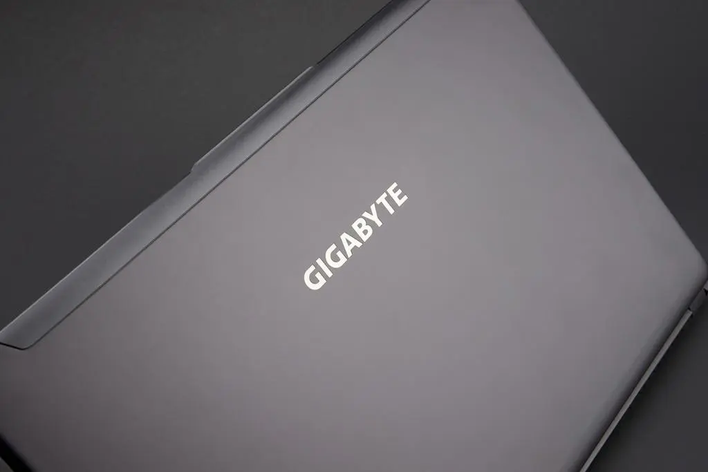 GIGABYTE Unveils P37X: Lightest 17.3” Gaming Laptop with GTX 980M Graphics 2 Gigabyte P37X