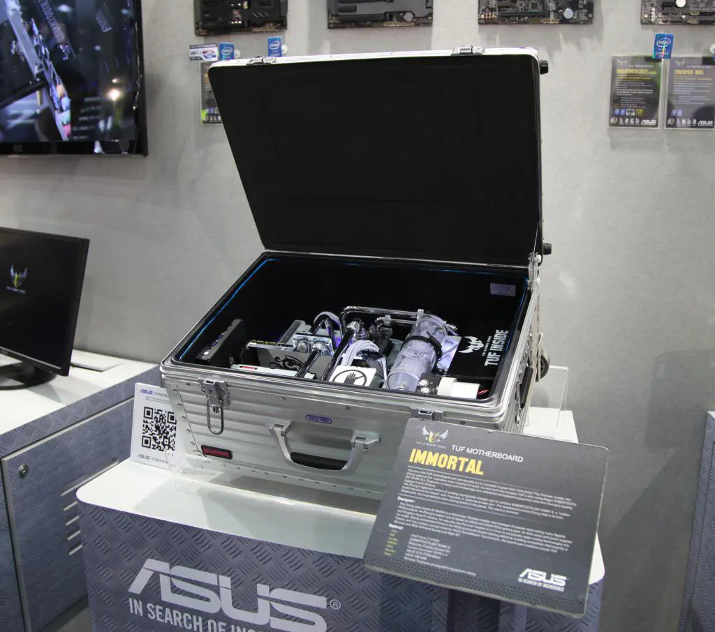 ASUS Republic of Gamers Showcase at Computex 2015 (PR) 11 Immortal-2000