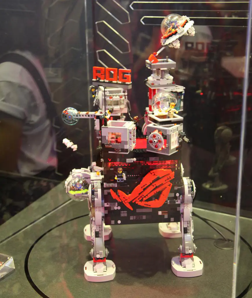 ASUS Republic of Gamers Showcase at Computex 2015 (PR) 9 LEGO-2000