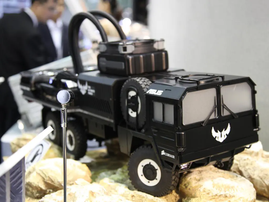 ASUS Republic of Gamers Showcase at Computex 2015 (PR) 10 Rock-Crawler-2000
