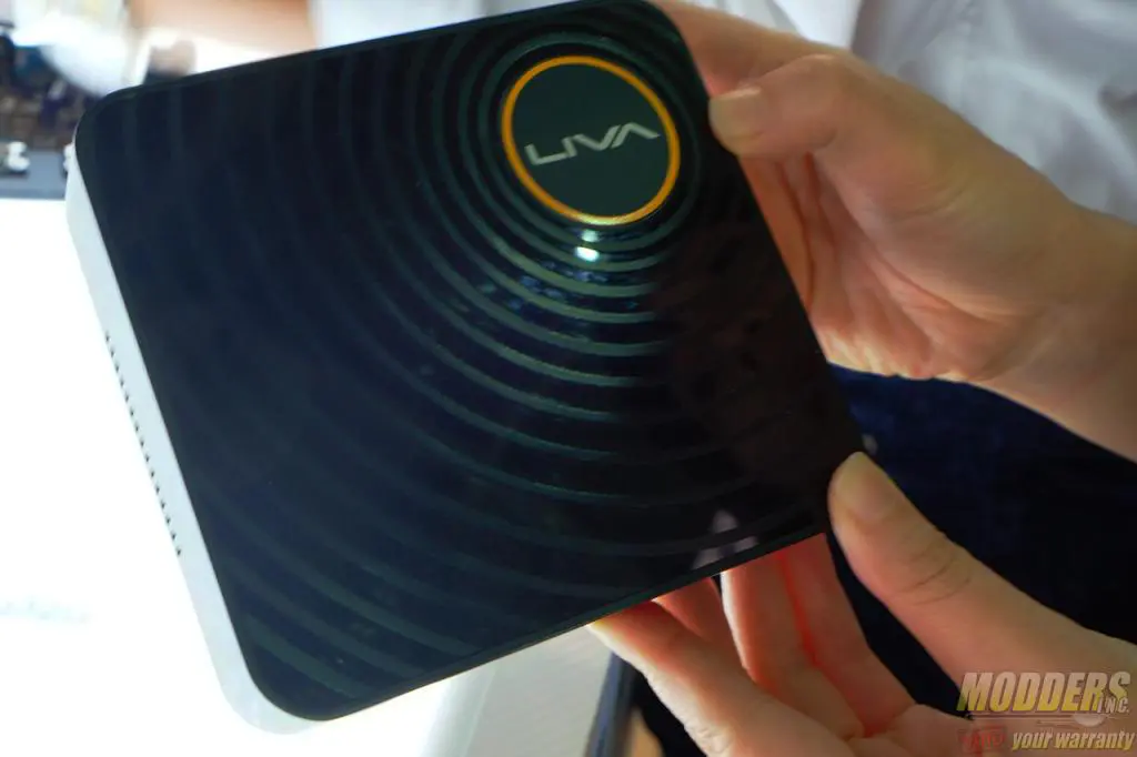 ECS Leading Compact PC Charge with Mini-STX and Intel Apollo Lake Showcased at Computex 3 ecslivaz