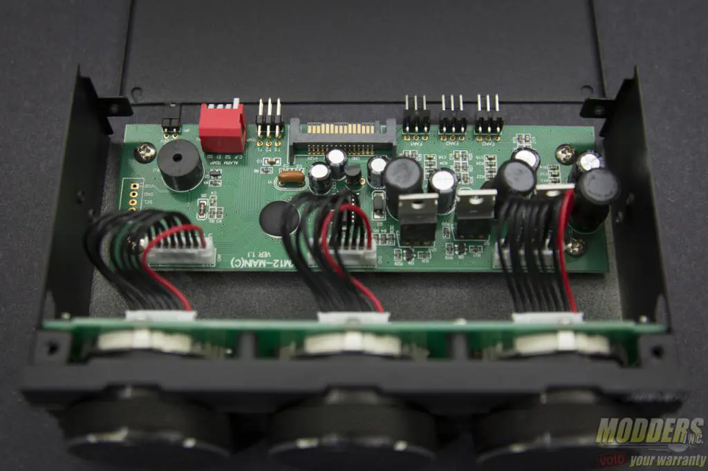 Reeven Polariz Fan Controller Review: Playing With Big Knobs 9 Reeven Polariz Fan Controller