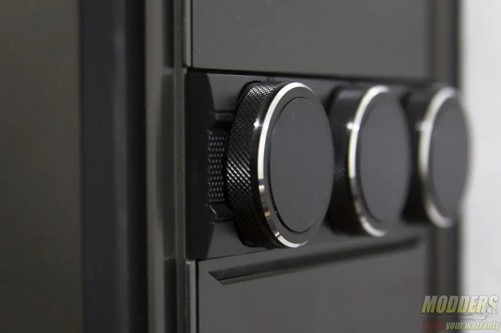 Reeven Polariz Fan Controller Review: Playing With Big Knobs 7 Reeven Polariz Fan Controller