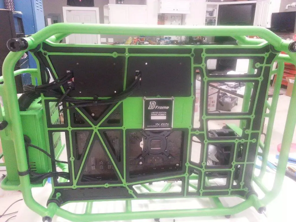 CES 2014 Case Modders and Builders of the Show 9 CES 2014 Case Modders and Builders of the Show ADATA, Bob Stewart, Cooler Master, Dewayne Carel, Eric Ochoa, Gigabyte, InWin, Kingston, Lee harrington, Lutro0 Customs, Mayhems Cooling, Mike Landenberger, Pcjunkies, Platimax, Richard Surroz, Rod Rosenberg, Ron Christianson, Rosewill, Thermaltake, Travis Jank 9