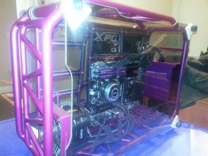 CES 2014 Case Modders and Builders of the Show 8 CES 2014 Case Modders and Builders of the Show ADATA, Bob Stewart, Cooler Master, Dewayne Carel, Eric Ochoa, Gigabyte, InWin, Kingston, Lee harrington, Lutro0 Customs, Mayhems Cooling, Mike Landenberger, Pcjunkies, Platimax, Richard Surroz, Rod Rosenberg, Ron Christianson, Rosewill, Thermaltake, Travis Jank 8