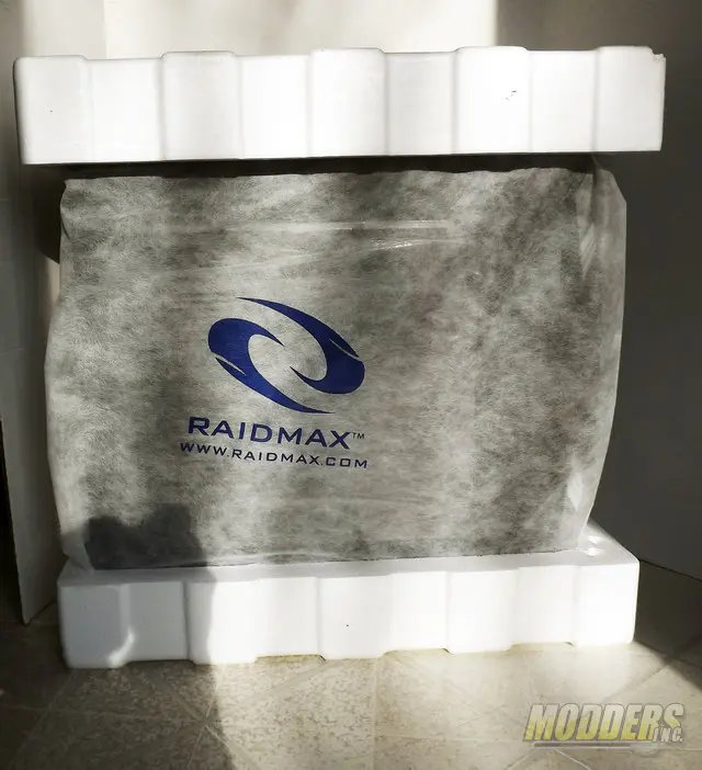 RAIDMAX Vampire Tower Computer Case Review 7 RAIDMAX Vampire Tower Computer Case Review Case, Full Tower, Raidmax 5