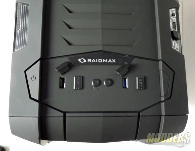 Raidmax Vampire Full Tower ATX Case Controls