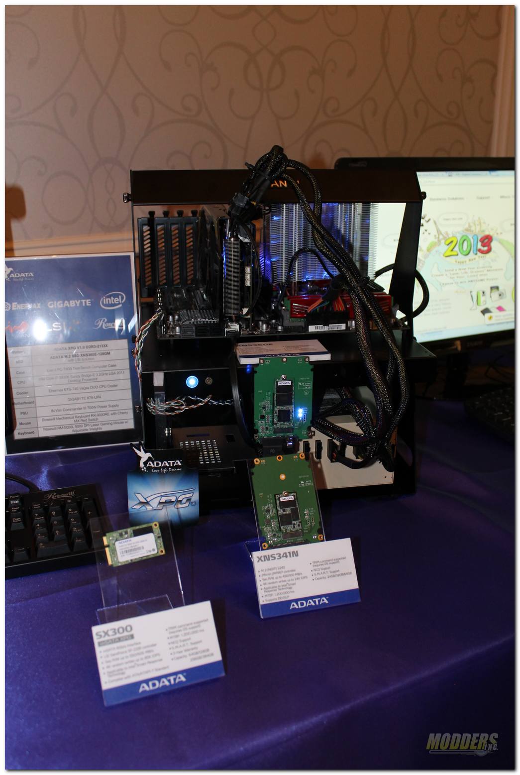 ADATA CES 2013 ADATA, CES 2013 1