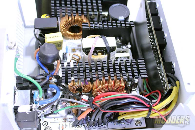 NZXT HALE82 v2 700 Watt Modular Power Supply Review 700W, NZXT, power supply 4