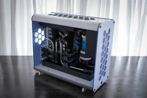 Modder Spotlight: Frida "Zoyadog" Bergendal casemod, feature, modder, modding, spotlight, sweden, zoya, zoyadog 3
