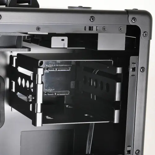 Lian Li PC-TU300 Takes ATX Portability to a New Level 10 Lian Li PC-TU300 Takes ATX Portability to a New Level aluminium, aluminum, ATX, Case, lan party, portable, tu300 9