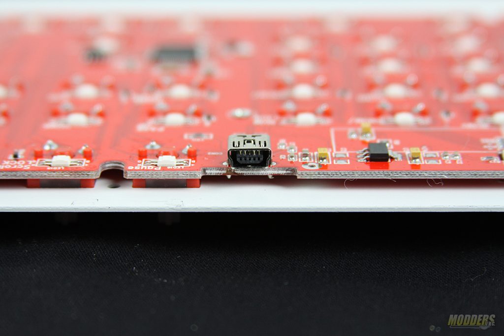 Tesoro Gram Spectrum RGB