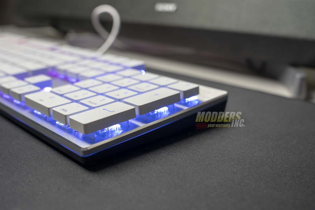 SK650_ RGB_On_10
