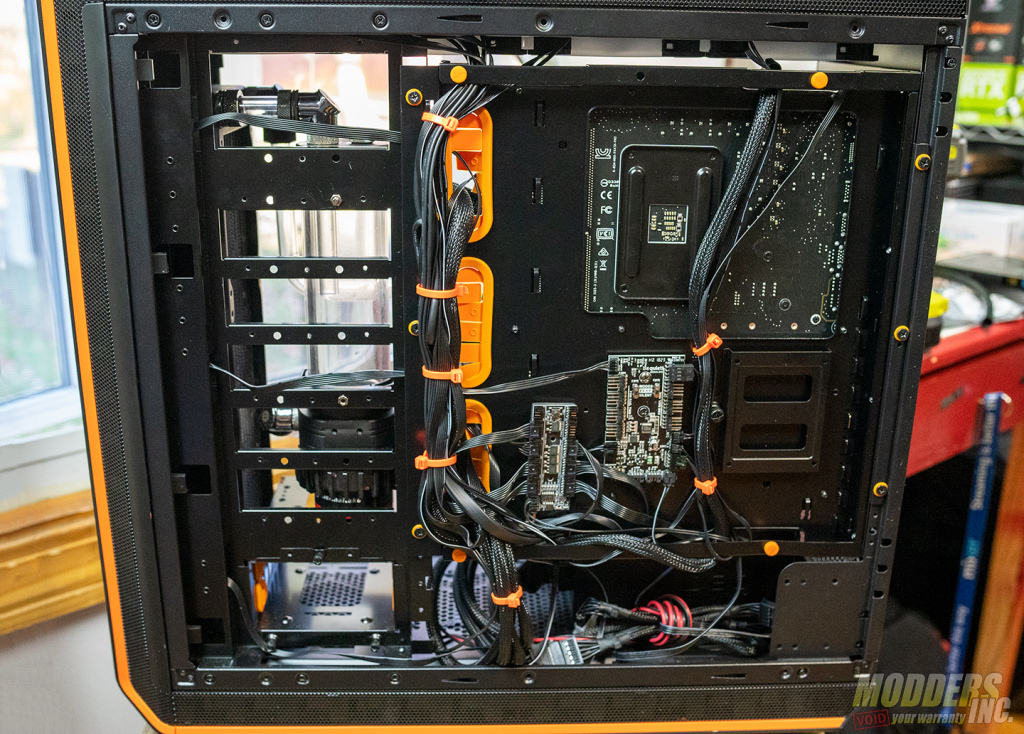 Dark Base Pro 900cable management