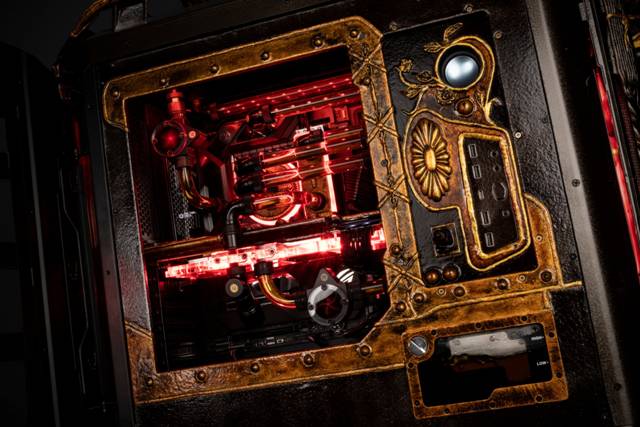 THE IRON MAIDEN CASE MOD - CASE MOD MONDAY case mod monday, case modders, pc case mod 11