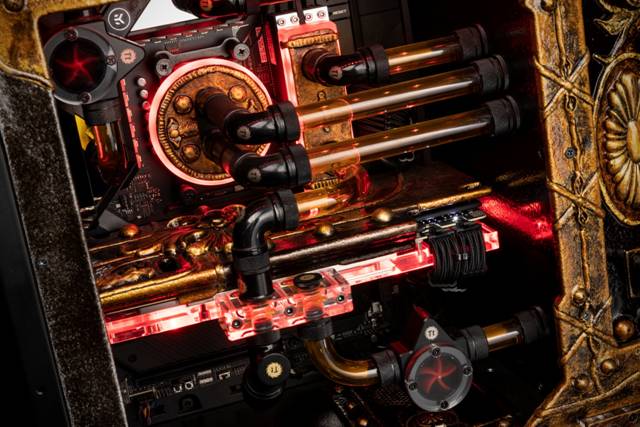 THE IRON MAIDEN CASE MOD - CASE MOD MONDAY case mod monday, case modders, pc case mod 5