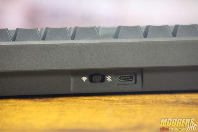 Epomaker Galaxy100 Lite Keyboard Review 1 EPOMARKER-Galaxy100-Lite-Keyboard 3 way connection switch