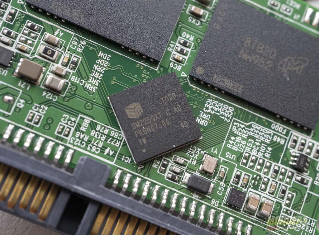 Чип памяти ssd. Sm2259xt контроллер. Чипы памяти микрон. Sm2259xt2. Чип памяти nw905.